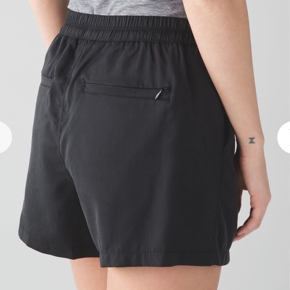 Lululemon &go Keepsake Short in Black W7F95S • 8 - Picture 7 of 9